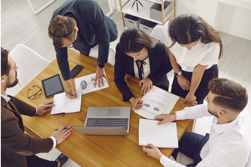 Freelancer, Boutique Agency và Full-service Agency trong chiến lược Marketing và tăng trưởng doanh nghiệp năm 2026.